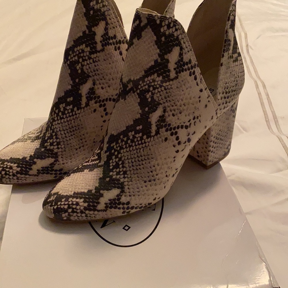 Steve Madden Block Heel Booties Size 10, Great Co… - image 3